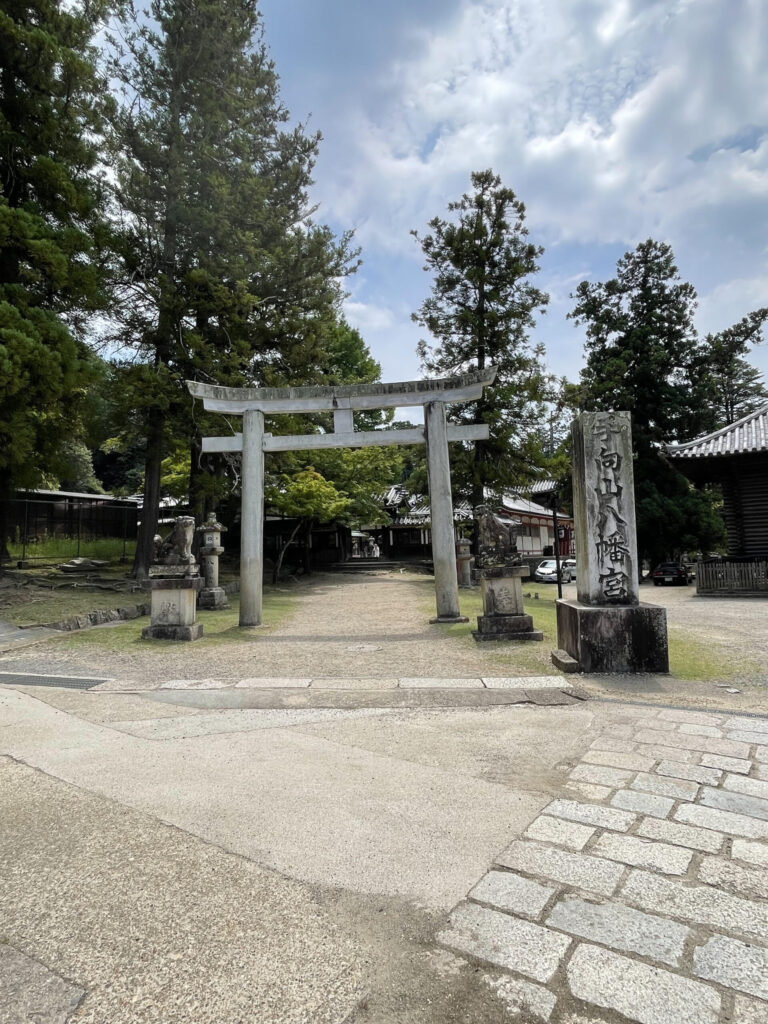 二月堂・三月堂側からの鳥居